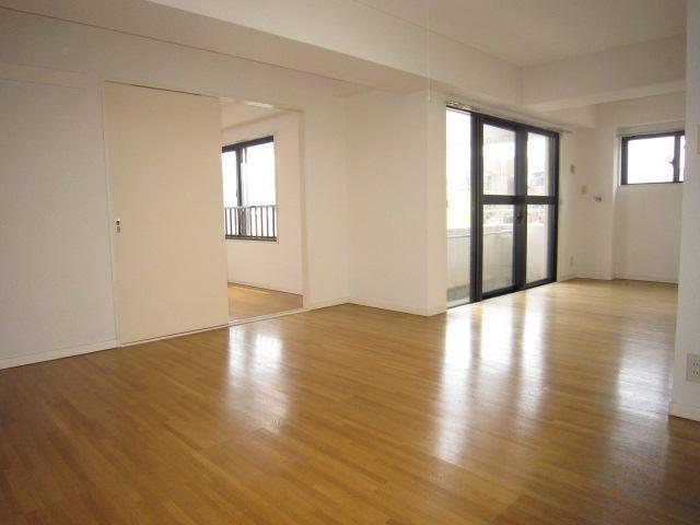 Living and room
