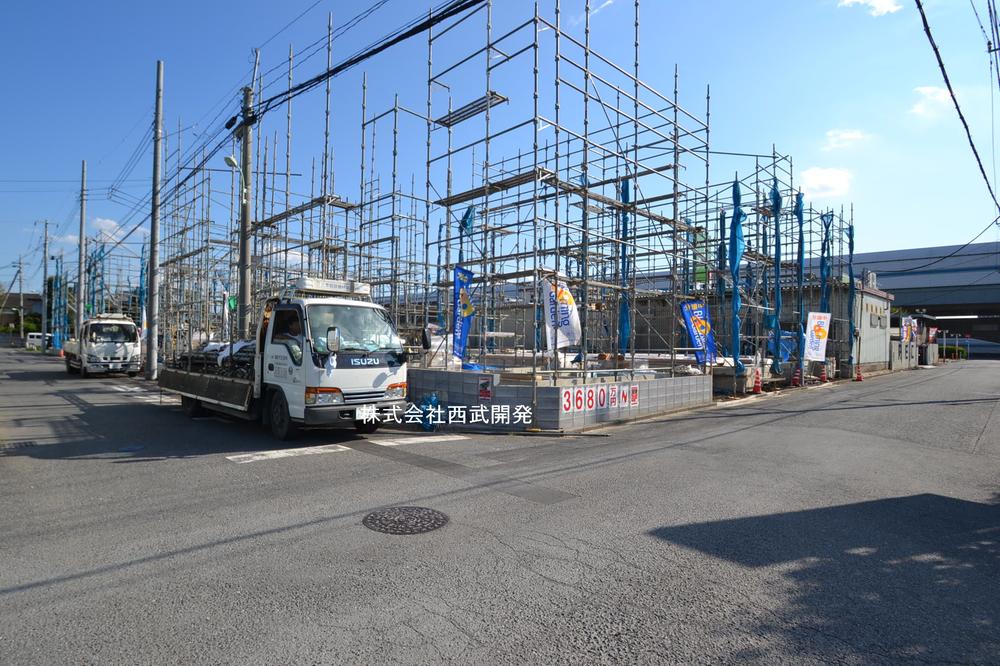 Local photos, including front road. Local (08 May 2013) Shooting