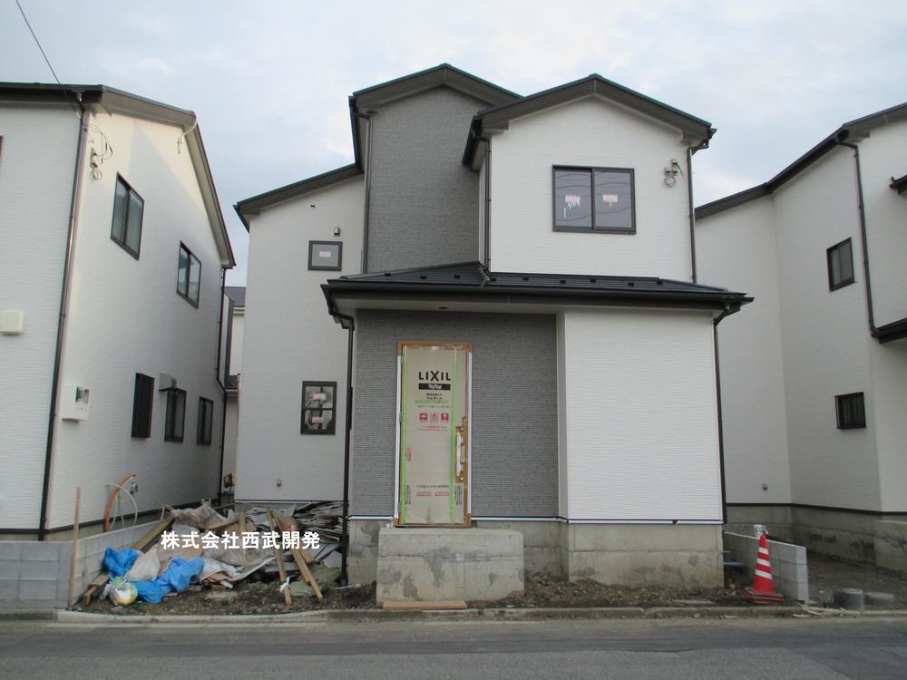 Local appearance photo. Local (11 May 2013) Shooting