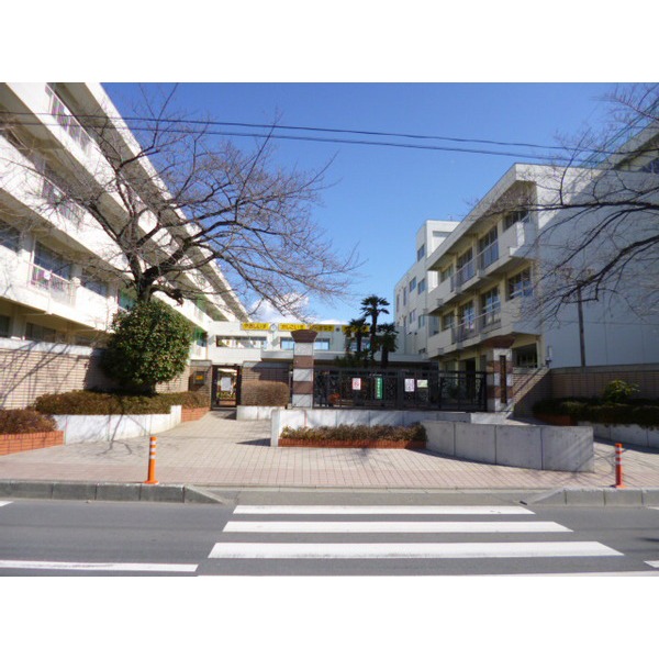 Primary school. 1090m until the Saitama Municipal Numakage elementary school (elementary school)