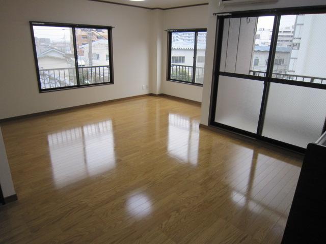 Living and room