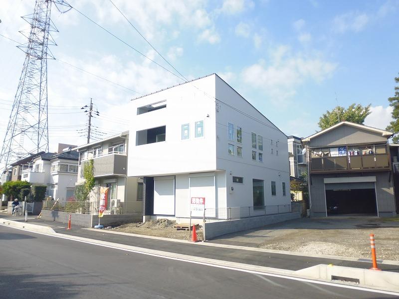 Local appearance photo. Local (11 May 2013) Shooting