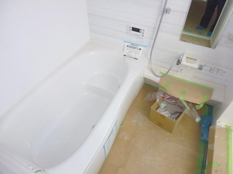 Bathroom. Indoor (11 May 2013) Shooting