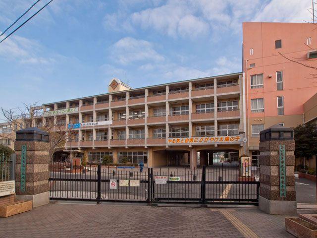 Junior high school. Oyaba 1040m until junior high school