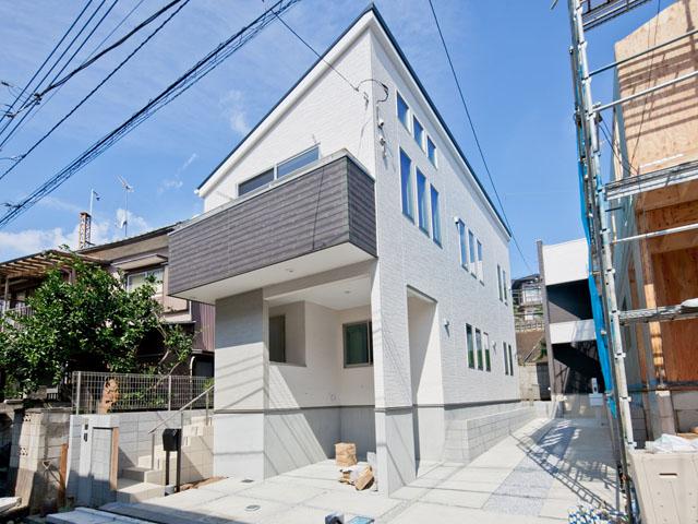 Local appearance photo. 1 Building