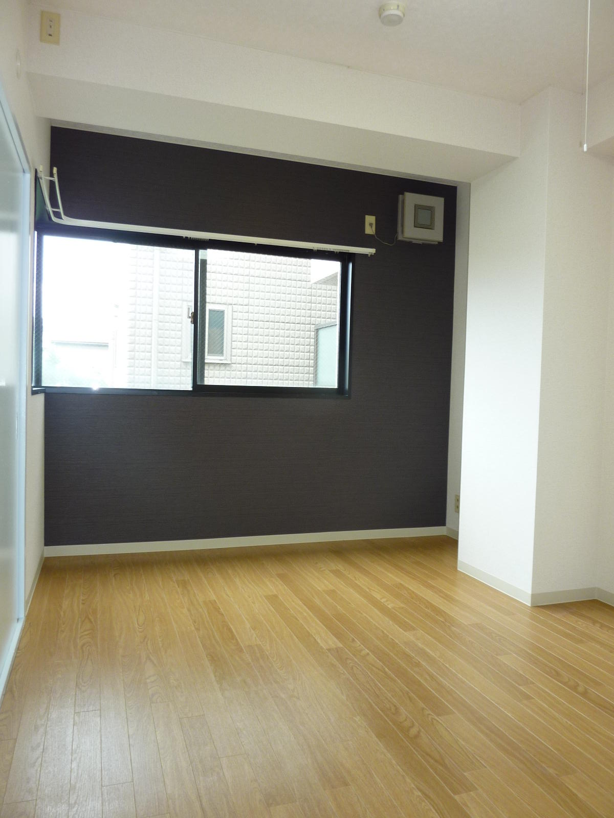 Living and room. One side is the fashionable accent Cross.