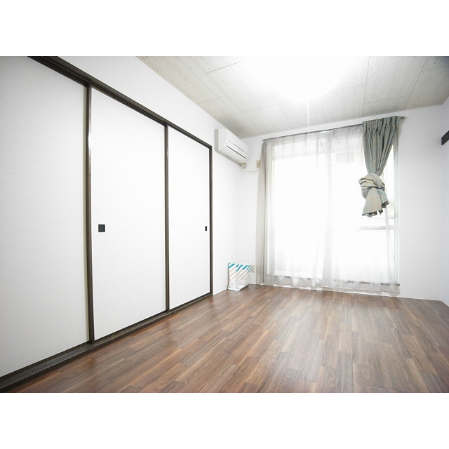 Other room space. Western style room