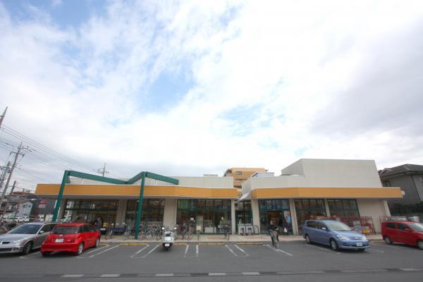 Supermarket. 1010m Super Tajima to super