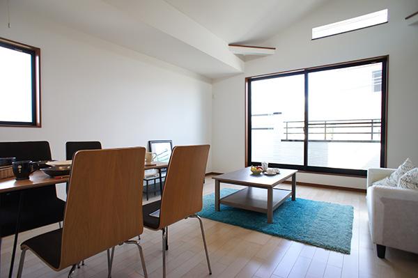 Living. Indoor (10 May 2013) Shooting A Building