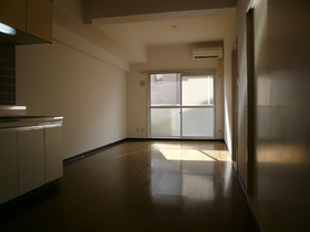 Living and room. 12 Pledge of LDK