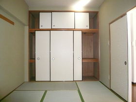 Living and room. Japanese-style room 6 quires