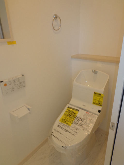 Toilet. ☆ 2F with Washlet ☆ There is one other places toilet ☆