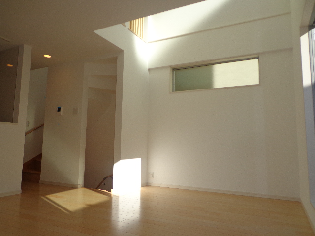 Living and room. ☆ Sale unique ☆ It feels atrium ☆
