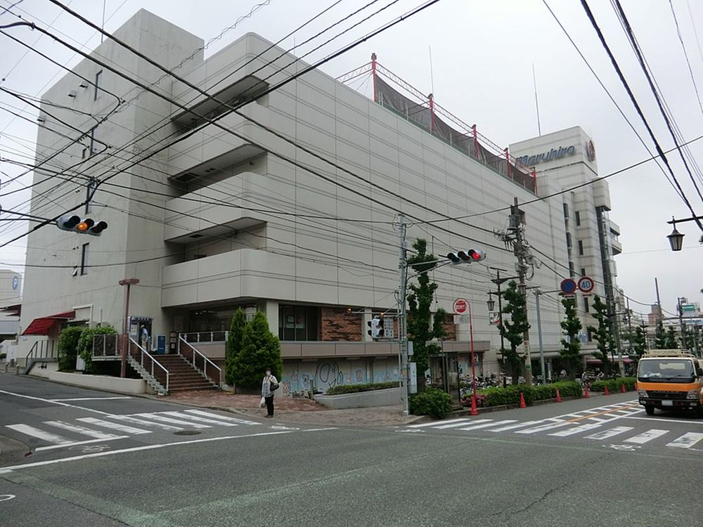 Shopping centre. MaruHiro until the department store 766m