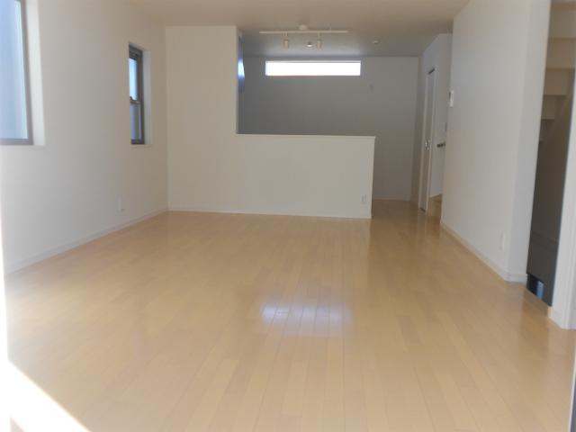 Living. LDK 18 Pledge (December 2013) Shooting