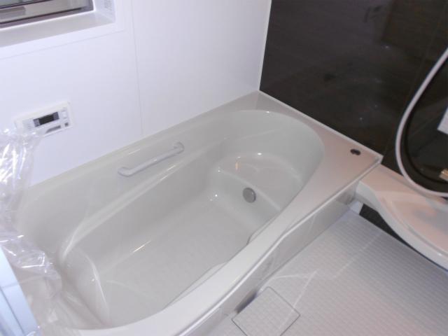 Bathroom. Bathroom With Reheating function (December 2013) Shooting