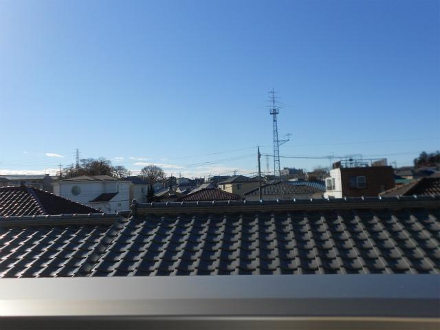 View photos from the dwelling unit. View from the balcony (December 2013) Shooting