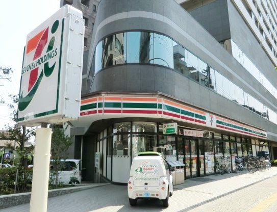 Convenience store. Seven-Eleven Minami Urawa culture dori up (convenience store) 450m