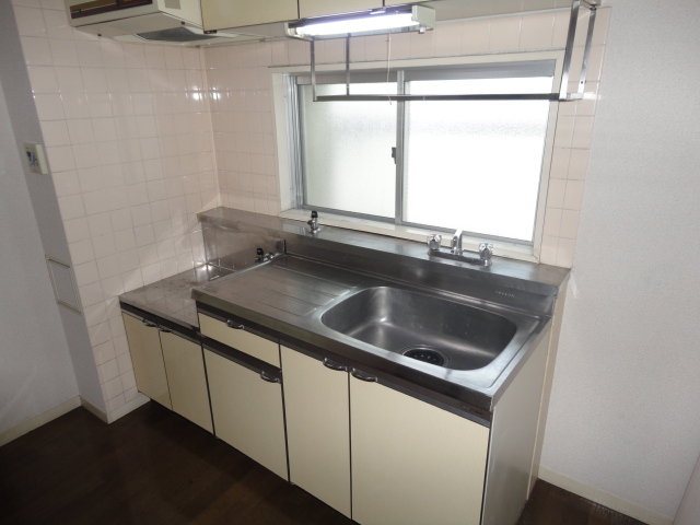 Kitchen. ☆ Gas stove installation Allowed ☆