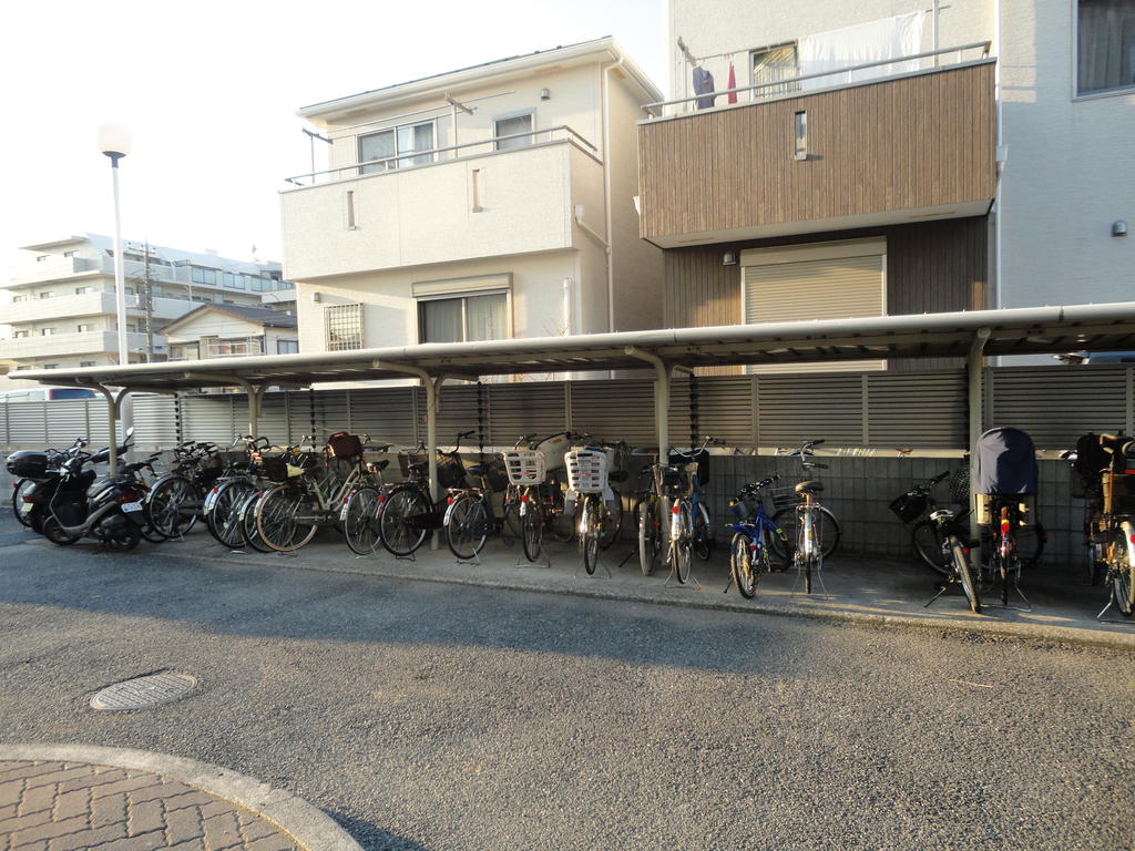 Other common areas. ☆ Covered parking lot ☆