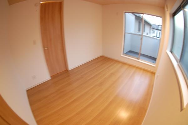 Non-living room. North Western-style 6 Pledge