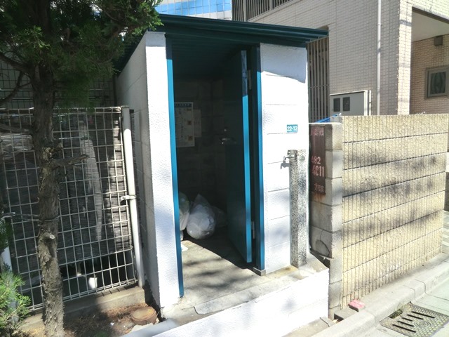 Other common areas. There are garbage dump site ☆
