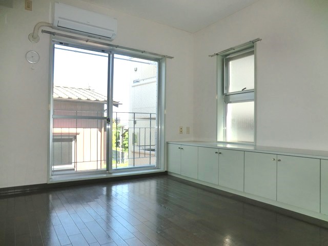 Living and room. South side is the living room