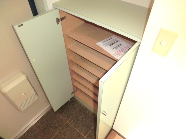 Entrance. Shoe box is equipped ☆