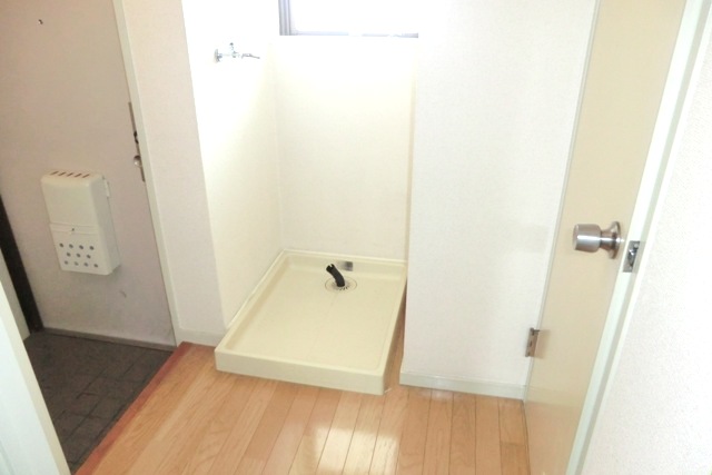 Other.  ☆ There yard indoor washing machine ☆ 