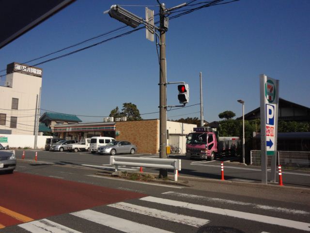 Convenience store. 210m to Seven-Eleven (convenience store)
