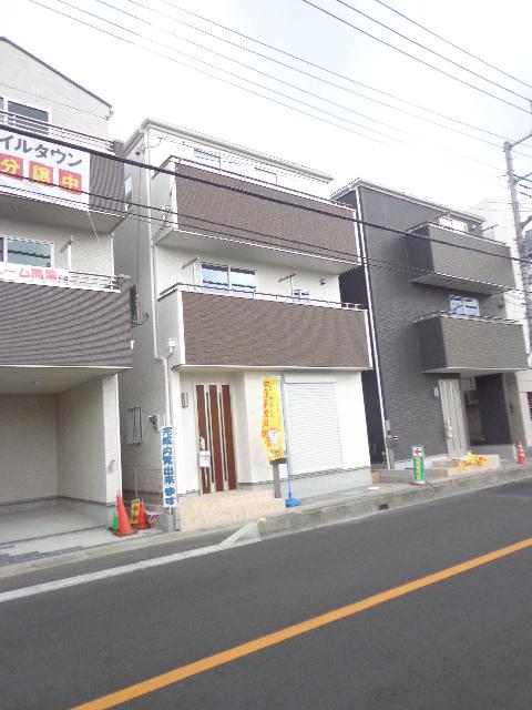Local appearance photo. 1 Building: middle Local (July 2013) Shooting
