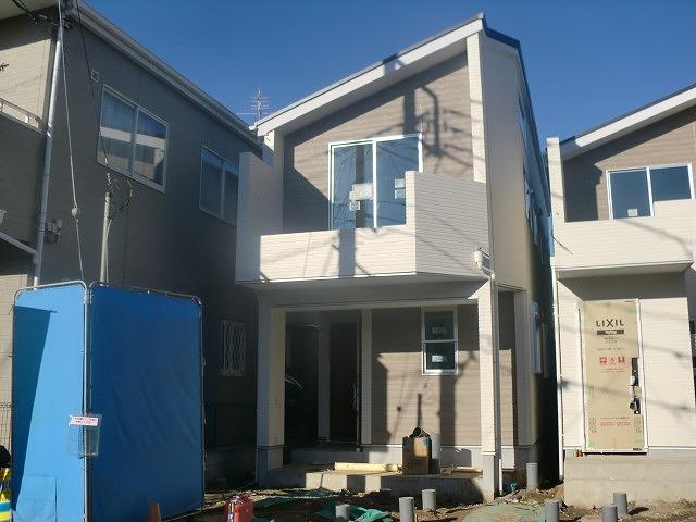 Local appearance photo. Local (12 May 2013) Shooting