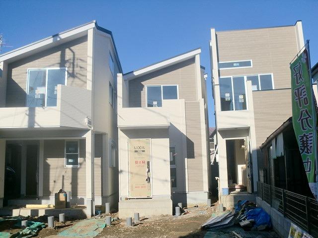 Local appearance photo. Local (12 May 2013) Shooting