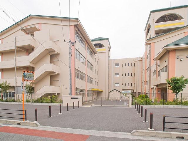 Primary school. Saitama City Tsujiminami Elementary School