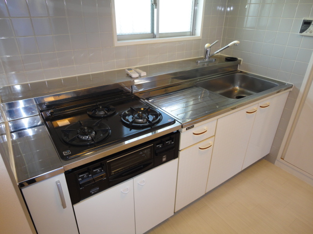 Kitchen. ☆ 3-neck with stove grill ☆