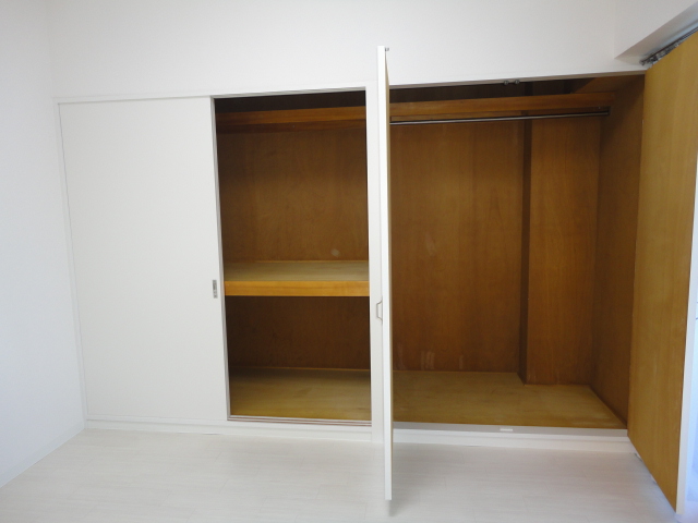 Receipt. ☆ There is Western-style plenty of storage ☆