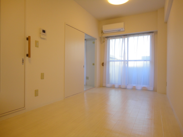 Living and room. ☆ Air-conditioned ☆