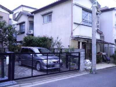 Local photos, including front road. Local (10 May 2013) Shooting