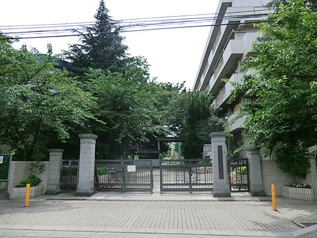 Junior high school. 1110m to Saitama City Tatsuta Island junior high school