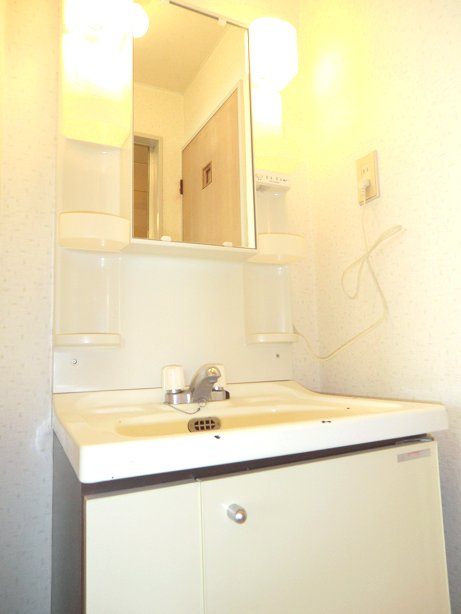 Washroom. Easy-to-use independent washroom