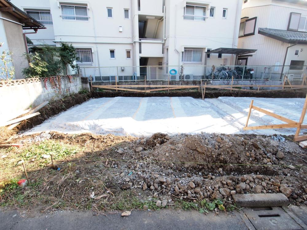 Local appearance photo. Local (12 May 2013) Shooting