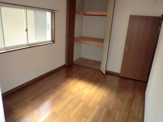 Living and room. Partition plenty of storage.