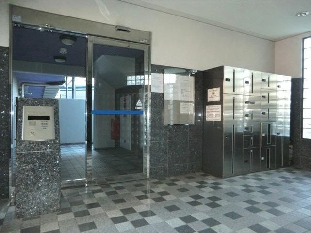 Security. ☆ auto lock ・ Delivery Box ・ Equipped with ☆