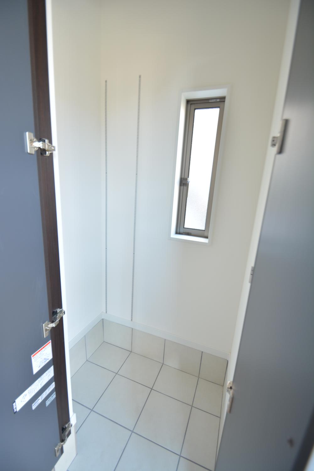 Receipt. Shoes with a closet of large capacity. It is a good movable shelf and easy to use! (November 2013) Shooting