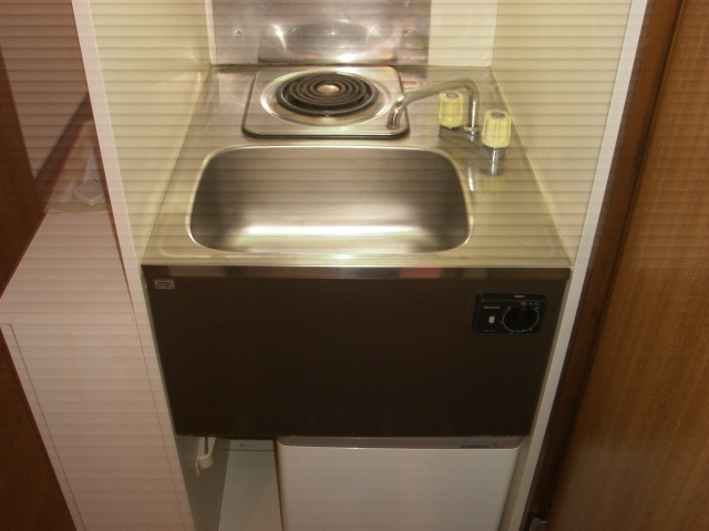 Kitchen. You can use your move immediately in equipped with a stove