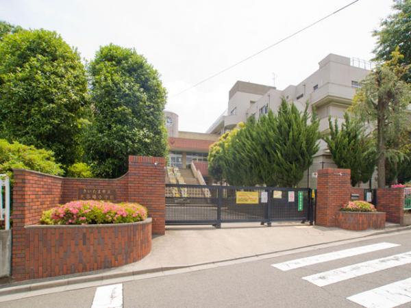 Primary school. Elementary school to 960m Saitama Municipal Oyaba Elementary School