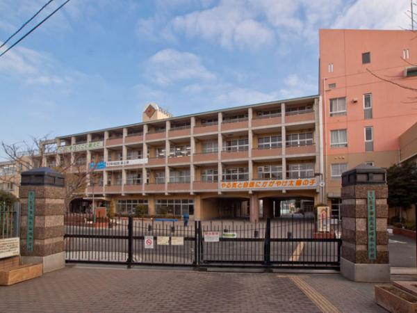 Junior high school. 1040m until junior high school Municipal Oyaba junior high school