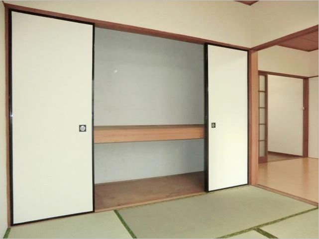Receipt. ☆ Plenty of storage ・ Yes type closet ☆