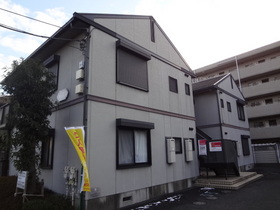 Building appearance. The appearance of the entrance side