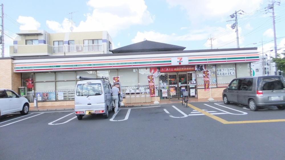 Convenience store. 500m to Seven-Eleven
